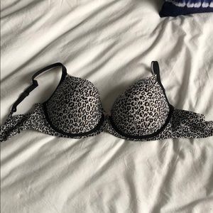 VIctoria’s Secret Lined Demi Bra 36DDD